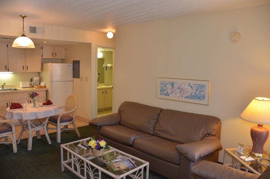 Cypress Cove Nudist Resort Poinciana Habitación foto